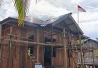 Satgas TMMD Ke-128 Kodim 1710/Mimika: Pemasangan Atap Rampung, Progres Pembangunan 5 Rumah Capai 90 Persen